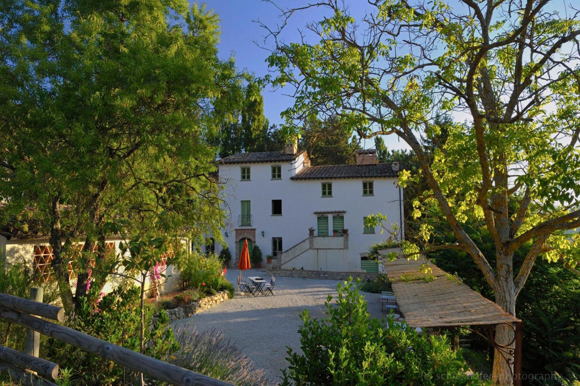 Gasthaus L'Ariete Montone  Exterior foto